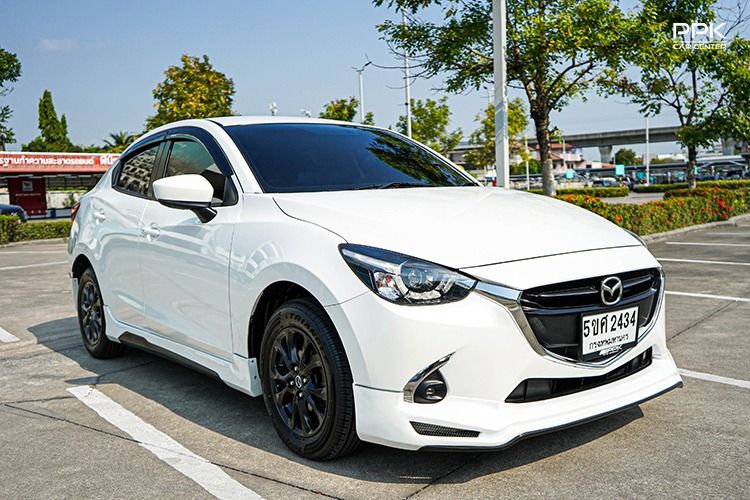 Mazda Mazda 2 2018 1.3 High Connect Sedan เบนซิน ไม่ติดแก๊ส เกียร์อัตโนมัติ ขาว รูปที่ 3