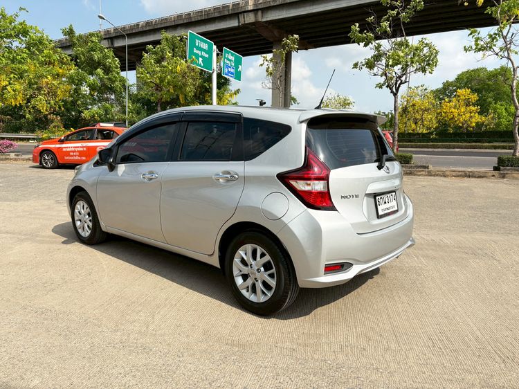 Nissan Note 2017 1.2 VL Sedan เบนซิน ไม่ติดแก๊ส เกียร์อัตโนมัติ เทา รูปที่ 4