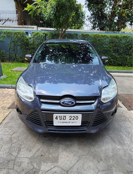 Ford Focus 2013 1.6 Ambiente เบนซิน ไม่ติดแก๊ส เกียร์อัตโนมัติ เทา รูปที่ 2