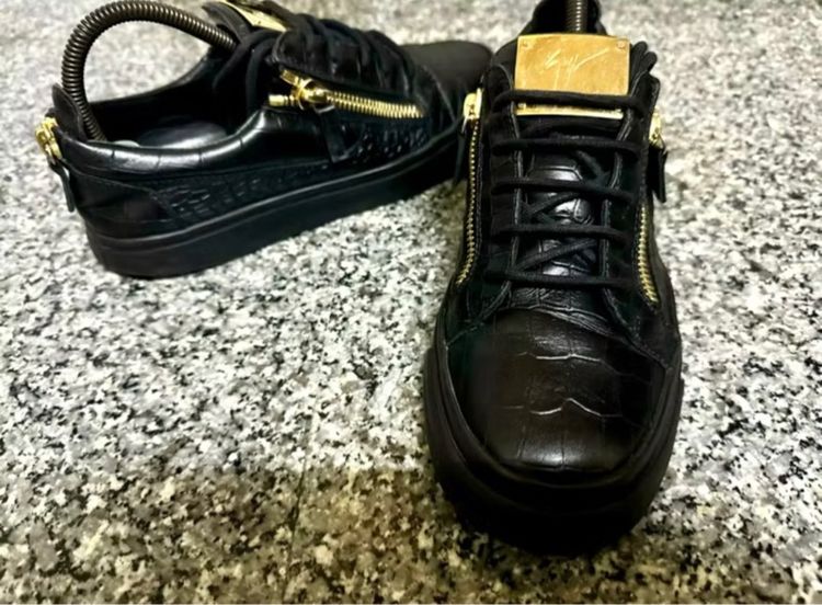 Giuseppe Zanotti Croc-Embossed Low-Top Sneakers Black Gold เบอร์40