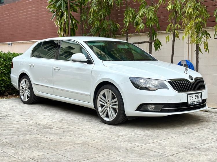 Skoda Superb 2016 1.8 Ambiente Sedan เบนซิน ไม่ติดแก๊ส เกียร์อัตโนมัติ ขาว รูปที่ 2
