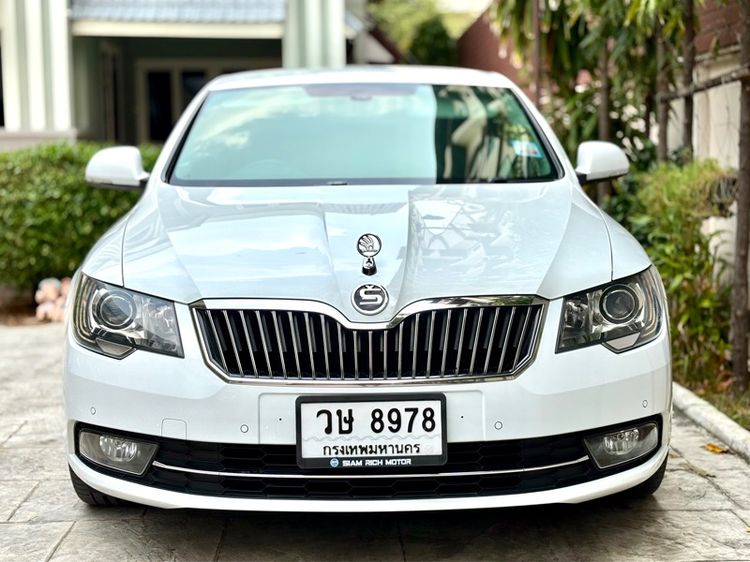 รถ Skoda Superb 1.8 Ambiente สี ขาว