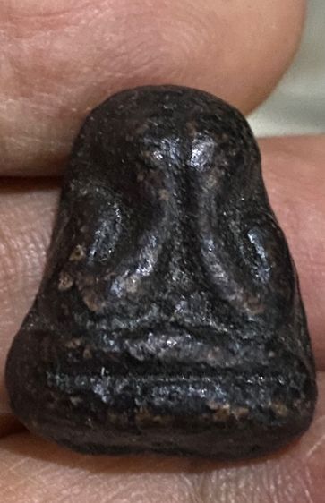 พระปิดตาเนื้อผงคลุกรัก