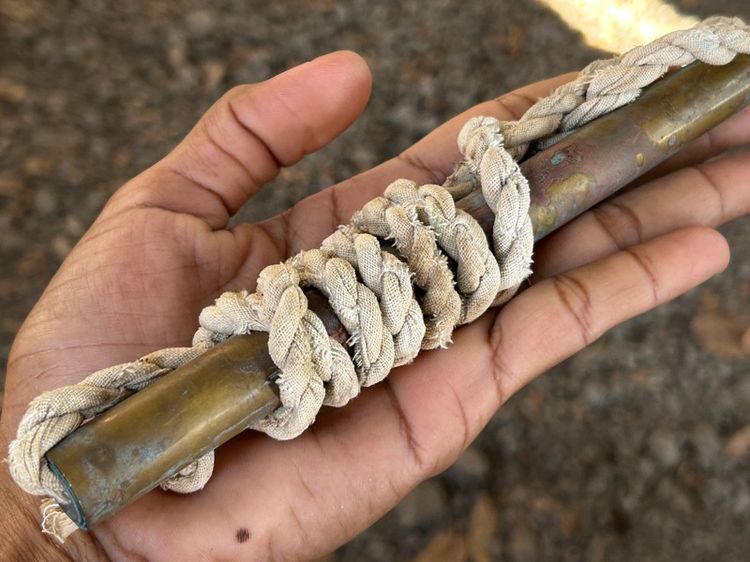 ตะกรุดหลวงพ่อโมเนื้อทองเหลือง