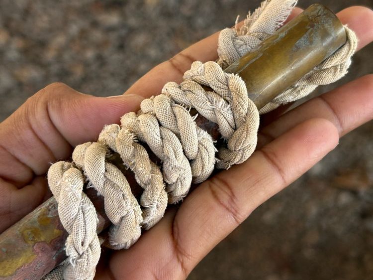 ตะกรุดหลวงพ่อโมเนื้อทองเหลือง รูปที่ 11