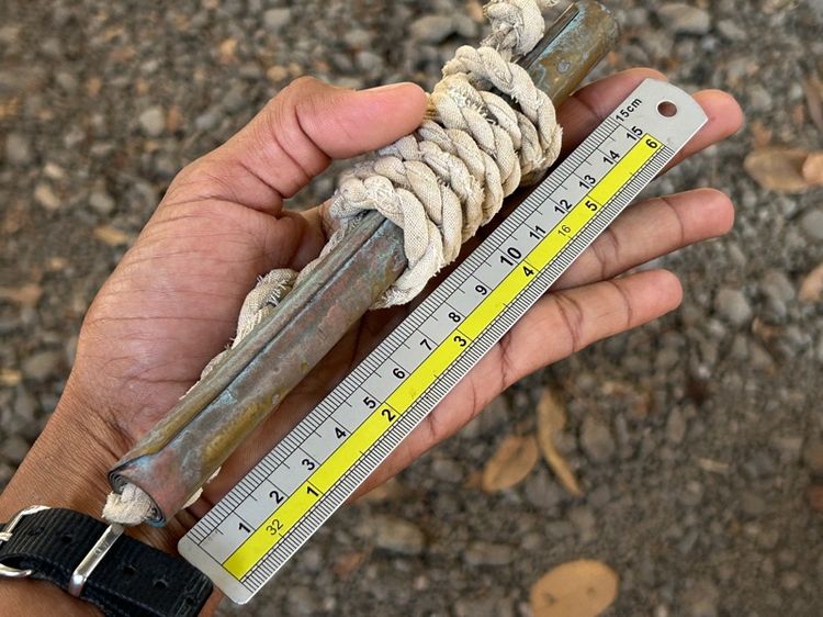 ตะกรุดหลวงพ่อโมเนื้อทองเหลือง รูปที่ 5