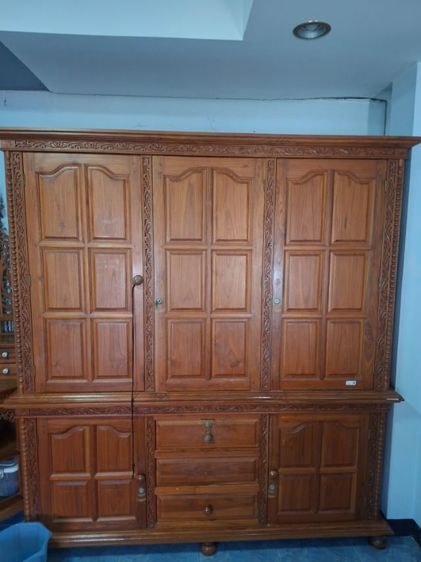 ขายตู้เสื้อผ้า 3 บานไม้สักแท้
