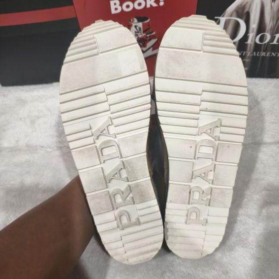 รองเท้า ปราด้า งานมือสองงานตู้ญี่ปุ่น รูปที่ 4