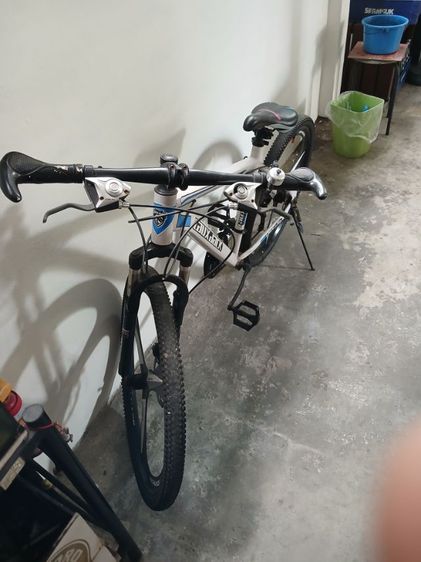 จักรยาน สีขาวใช้งานได้ รูปที่ 3