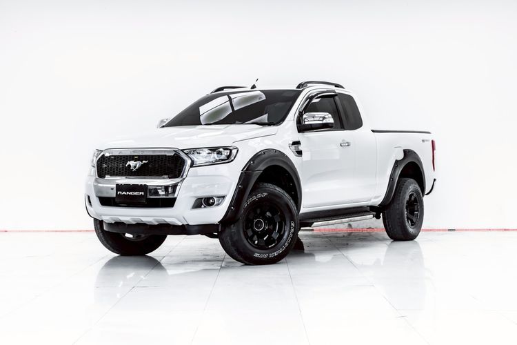 รถ Ford Ranger 2.2 Hi-Rider XLT สี ขาว