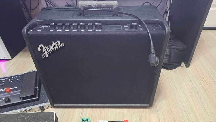 ปล่อยแอมป์ซ้อมจบๆ Fender Mustang GT100 สภาพสวย ใช้งานปกติ