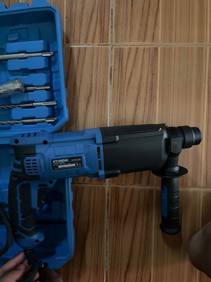 “สว่านโรตารี่ HYUNDAI HD-902-28G มือสอง สภาพดี ใช้งานปกติ มีกล่อง คู่มือ ดอกและอุปกรณ์ตามรูป รูปที่ 4