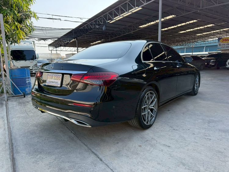 Mercedes-Benz E-Class 2022 E220 Sedan ดีเซล ไม่ติดแก๊ส เกียร์อัตโนมัติ ดำ รูปที่ 4