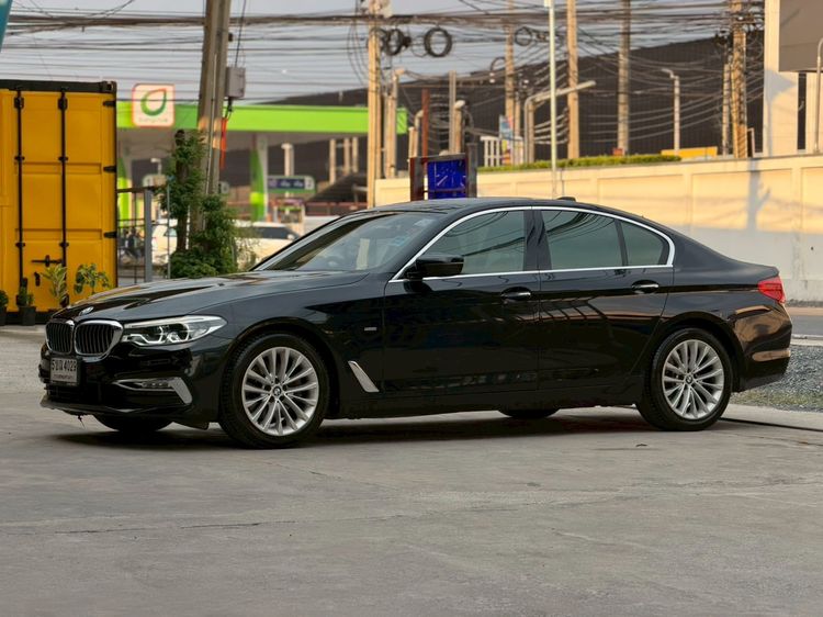รถ BMW Series 5 520d สี ดำ