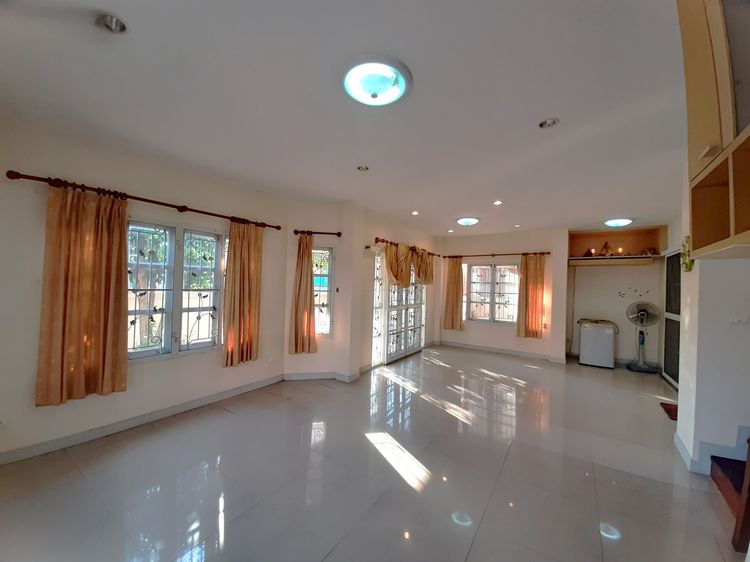 อื่นๆ ไม่มี บ้านเดี่ยว ม.สินเพชร จันทน์ทองเอี่ยม บางบัวทอง  59.5 ตรว 3 นอน 2 น้ำ 4 จอด (ภายนอก 4 รวม 8 คัน ) ปกติ 4.4 ล้าน ลดเหลือ 4 ล้าน 085 0732541 รูปที่ 3