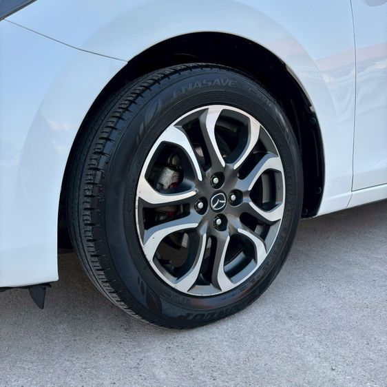 Mazda Mazda 2 2016 1.5 XD High Sedan ดีเซล ไม่ติดแก๊ส เกียร์อัตโนมัติ ขาว รูปที่ 4