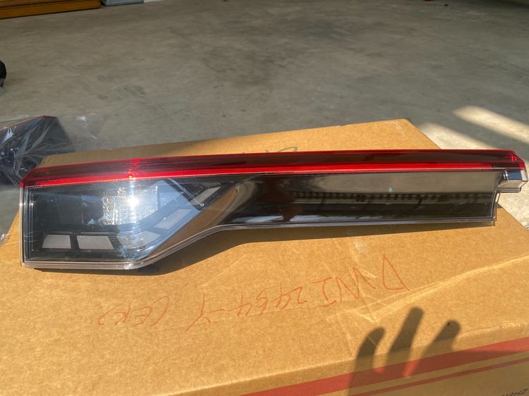 ไฟท้าย HRV 2025  EL  เดิม ครบ 4 ชิ้น นอกใน รูปที่ 5