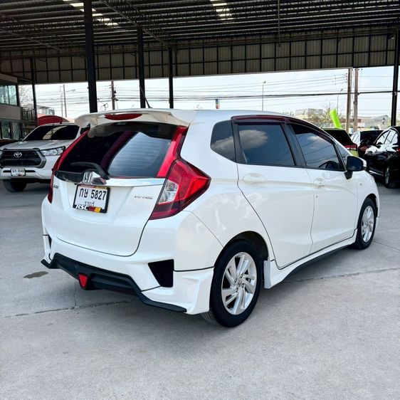 Honda Jazz 2016 1.5 V+ Sedan เบนซิน ไม่ติดแก๊ส เกียร์อัตโนมัติ ขาว รูปที่ 2