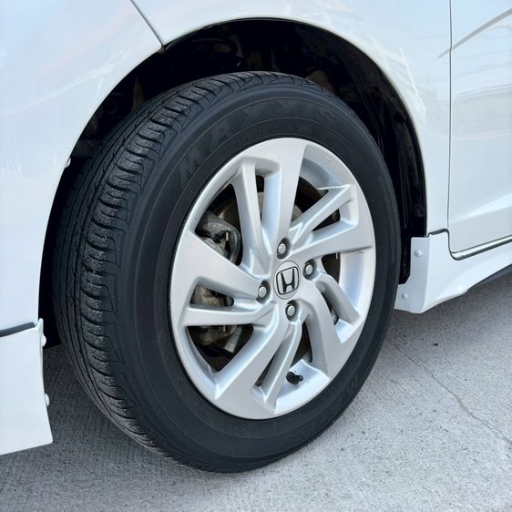 Honda Jazz 2016 1.5 V+ Sedan เบนซิน ไม่ติดแก๊ส เกียร์อัตโนมัติ ขาว รูปที่ 4