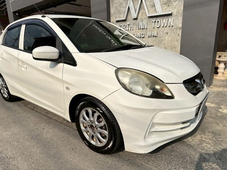 Honda Brio 2013 1.2 Amaze SV Utility-car เบนซิน เกียร์อัตโนมัติ ขาว รูปที่ 2