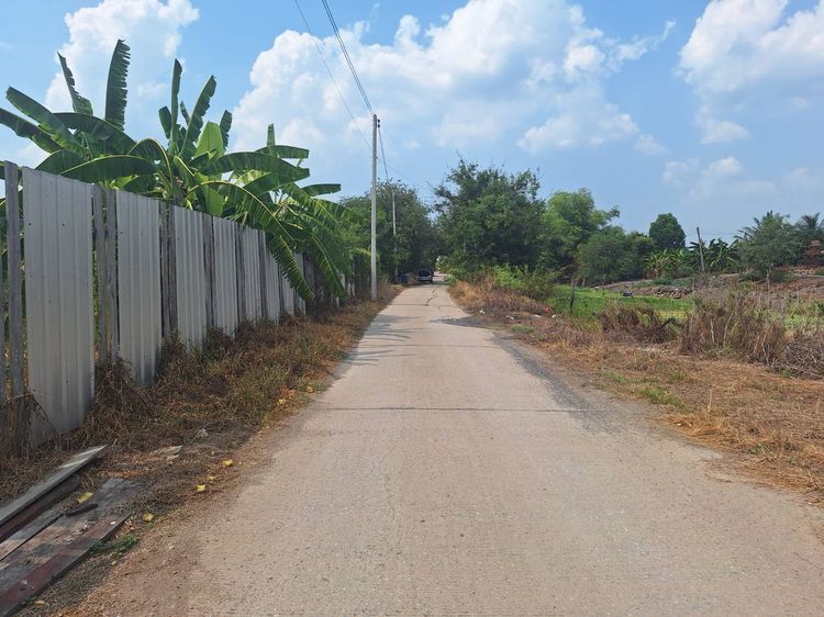 ขายที่ดินพร้อมสิ่งปลูกสร้าง 2-3-0 ไร่ หน้ากว้างติดถนน 47 เมตร อ.ลาดบัวหลวง   จ.พระนครศรีอยุธยา