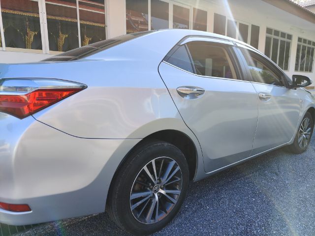 รถ Toyota Altis 1.6 G สี เทา