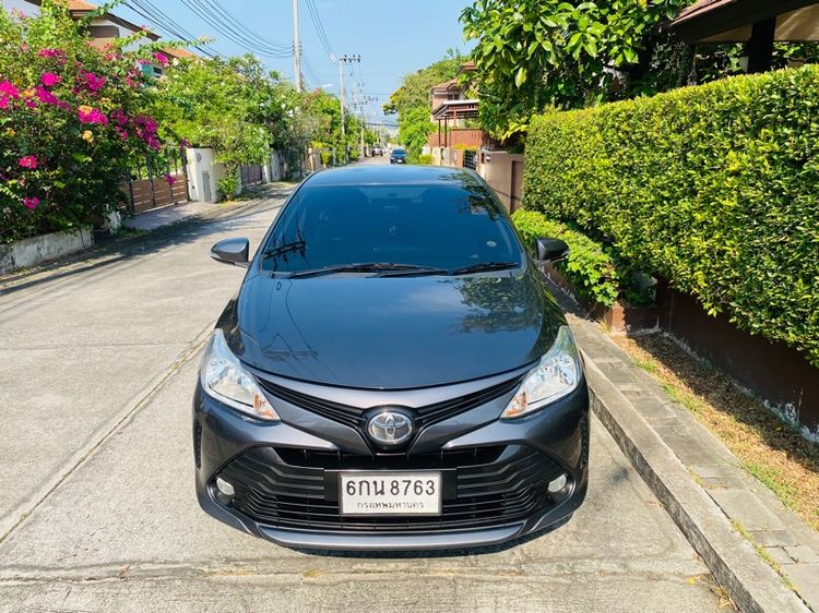 Toyota Vios 2017 1.5 E Sedan เบนซิน ไม่ติดแก๊ส เกียร์อัตโนมัติ เทา รูปที่ 2