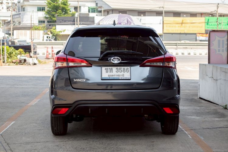 Toyota Yaris 2024 1.2 Sport Premium Sedan เบนซิน เกียร์อัตโนมัติ ดำ รูปที่ 3
