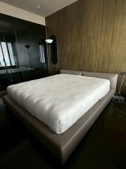 สภาพดี ฐานเตียงเหล็กหุ้มPVC ถอดประกอบได้ หัว+เฟรม3ด้าน (แถมฟูกอย่างดี) รูปที่ 4