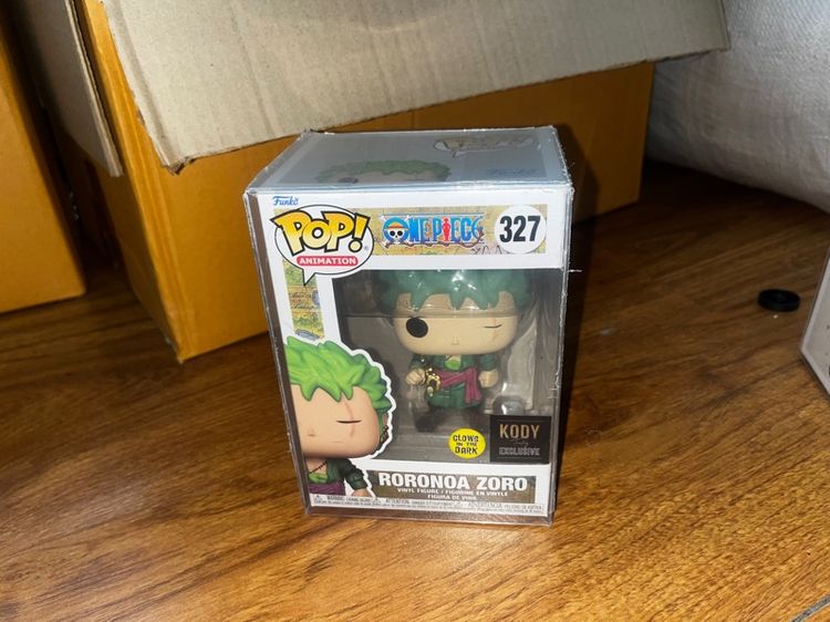 Roronoa Zoro Glow in the Dark327 KODY Exclusive รูปที่ 2
