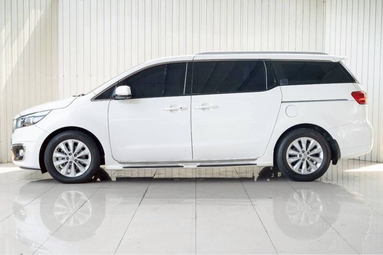 Kia Grand Carnival 2018 2.2 EX ดีเซล เกียร์อัตโนมัติ ขาว รูปที่ 2