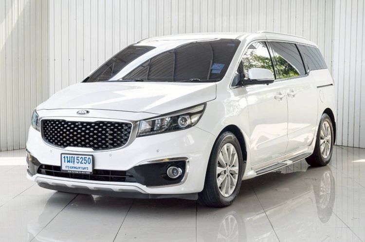รถ Kia Grand Carnival 2.2 EX สี ขาว