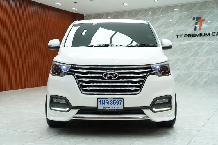 Hyundai H-1  2021 2.5 Executive Utility-car เบนซิน เกียร์อัตโนมัติ ขาว รูปที่ 2
