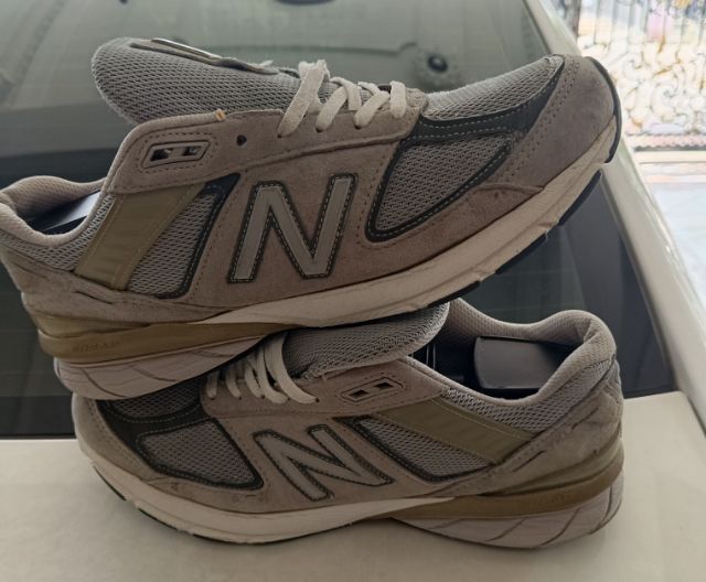ขาย New Balance 990V4 สีนิยม size 43-275cm สภาพสวย ของแท้ 