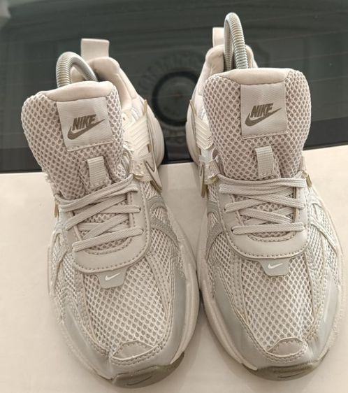 ขาย Nike V2K สีนิยม  size 38-240cm สภาพสวยมาก นุ่มเบาสบาย รูปที่ 2