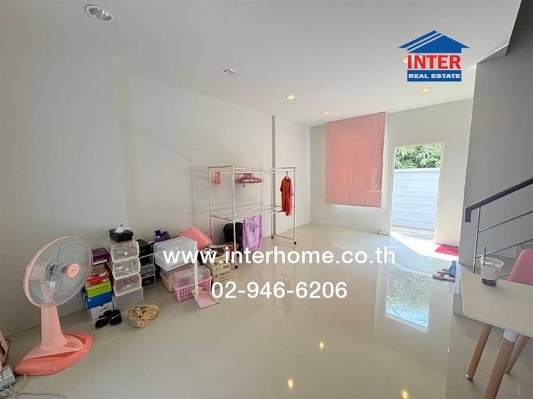 ทาวน์เฮ้าส์ 3 ชั้น 21.3 ตร.ว. หมู่บ้านเวร่าบิสเน็ท ร่มเกล้า-สุวรรณภูมิ ระหว่างซอยร่มเกล้า28-30 ถนนร่มเกล้า ถนนกิ่งแก้ว เขตลาดพร้าว กรุงเทพ รูปที่ 3