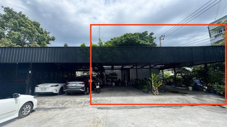  2ล็อก สุดท้ายพื้นที่โครงการ ค้าขาย ร้านอาหาร ออฟฟิศ ให้เช่า   สามารถแบ่งเช่าได้ ขั้นต่ำ 52 ตารางเมตร ติดถนนซอยพัฒนาการ25
