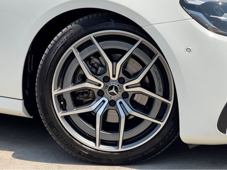 Mercedes-Benz E-Class 2023 E220 Sedan ดีเซล ไม่ติดแก๊ส เกียร์อัตโนมัติ ขาว รูปที่ 2