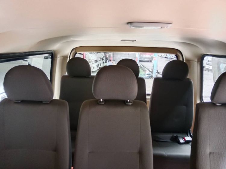 รถ Toyota Hiace 3.0 GL สี ขาว
