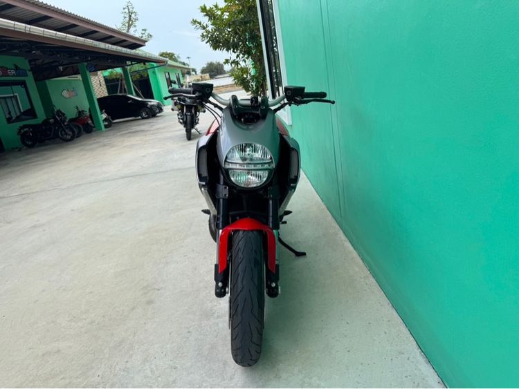Ducati Diavel  Red  with white Corse 2011 วิ่งแค่4,000 โล รูปที่ 14
