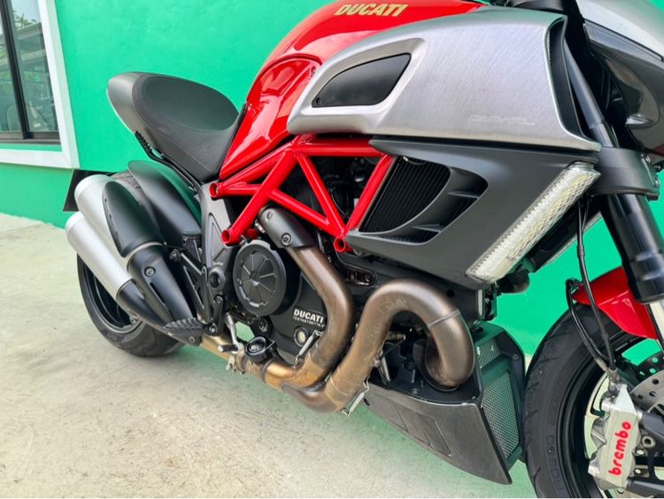 Ducati Diavel  Red  with white Corse 2011 วิ่งแค่4,000 โล รูปที่ 8