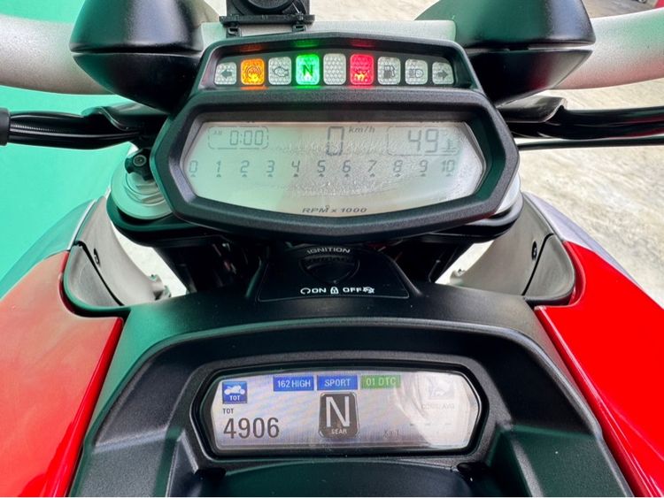Ducati Diavel  Red  with white Corse 2011 วิ่งแค่4,000 โล รูปที่ 13