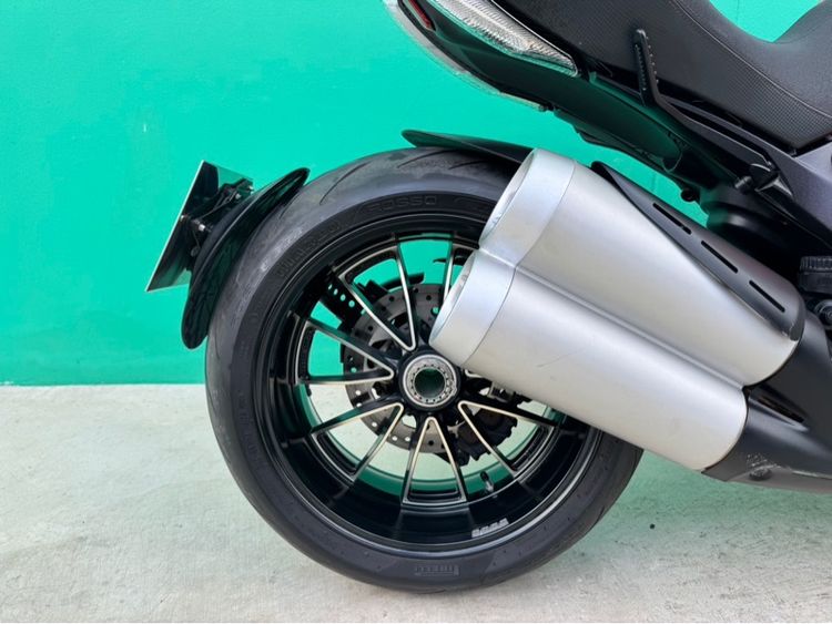 Ducati Diavel  Red  with white Corse 2011 วิ่งแค่4,000 โล รูปที่ 10