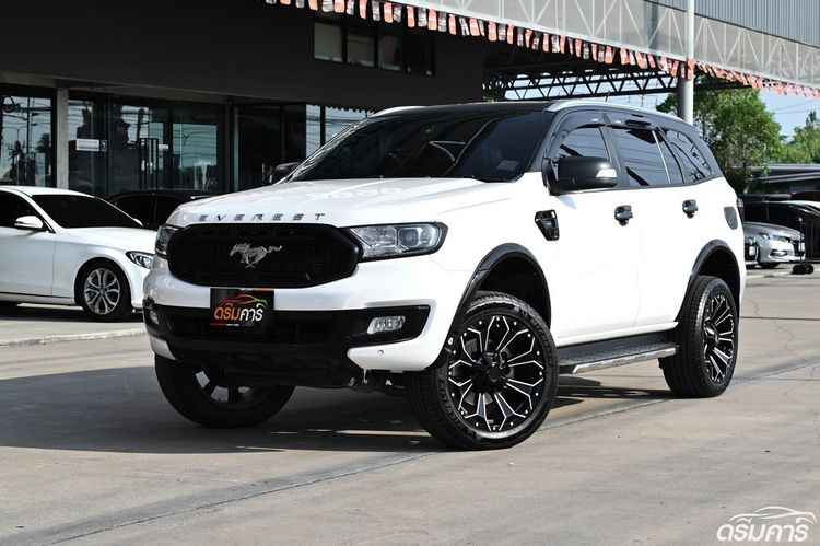 รถ Ford Everest 2.0 Titanium Plus สี ขาว