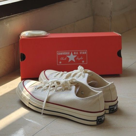 ขาย Converse Chuck 70's ของแท้ออก Shop  เบอร์ 8 สีครีม ยังไม่ผ่านการใช้งาน ตำหนิจุดเดียวคือเขียนชื่อไว้ใต้ลิ้นรองเท้า รูปที่ 10