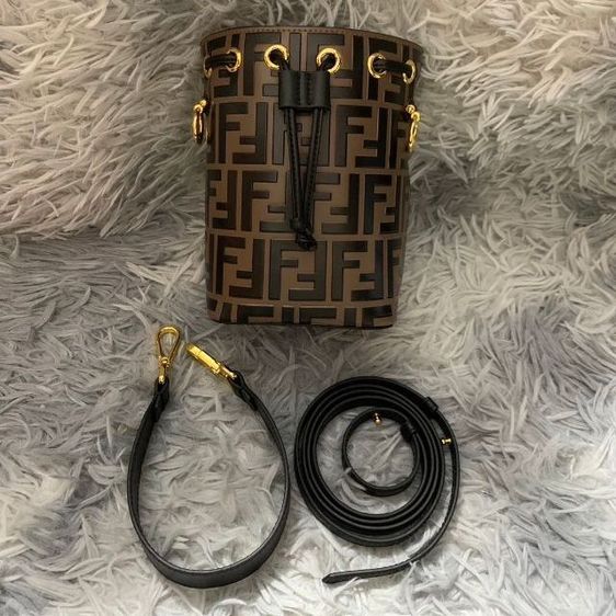 ขายกระเป๋าBucket Fendi หนังแท้ สวยมากก จัดส่งฟรี รูปที่ 5