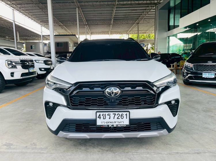 Toyota Corolla Cross 2023 1.8 Hybrid Premium Safety GR Sport Sedan ไฮบริด ไม่ติดแก๊ส เกียร์อัตโนมัติ ขาว รูปที่ 2
