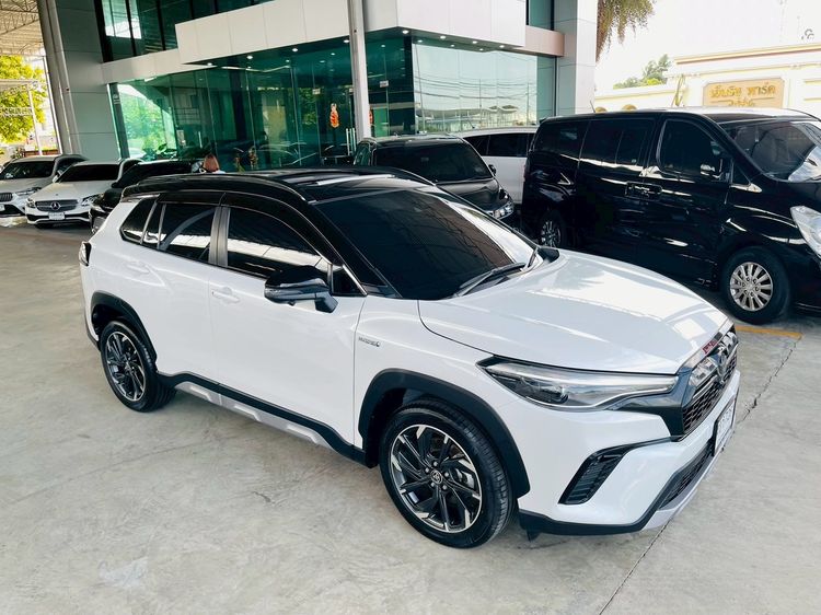 Toyota Corolla Cross 2023 1.8 Hybrid Premium Safety GR Sport Sedan ไฮบริด ไม่ติดแก๊ส เกียร์อัตโนมัติ ขาว รูปที่ 3
