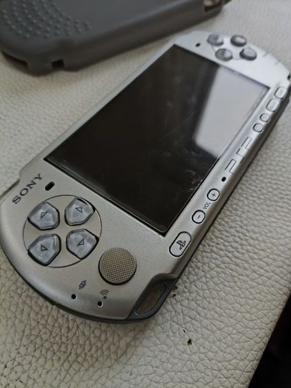 PSP 3000 แบตเสื่อมแถมกล้องsonyแบตเสื่อมเช่นกันราคารวมส่งเผื่อไว้เป็นอะไหล่