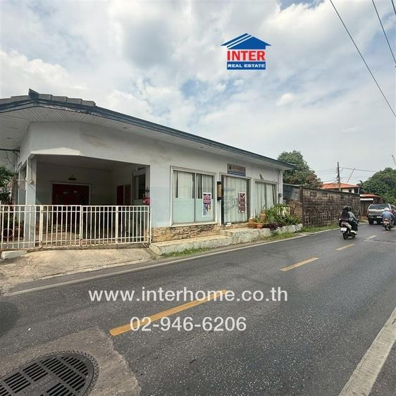 บ้านเดี่ยว 1 ชั้น 77 ตร.ว. หมู่บ้านตะวันรุ่ง ซอยลาดพร้าว64 (แยก4) ถนนลาดพร้าว ถนนลาดพร้าว-รัชดาภิเษก เขตบางกะปิ กรุงเทพมหานคร